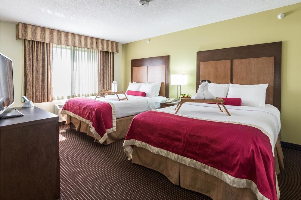 White Pine Inn & Suites Holland Zewnętrze zdjęcie