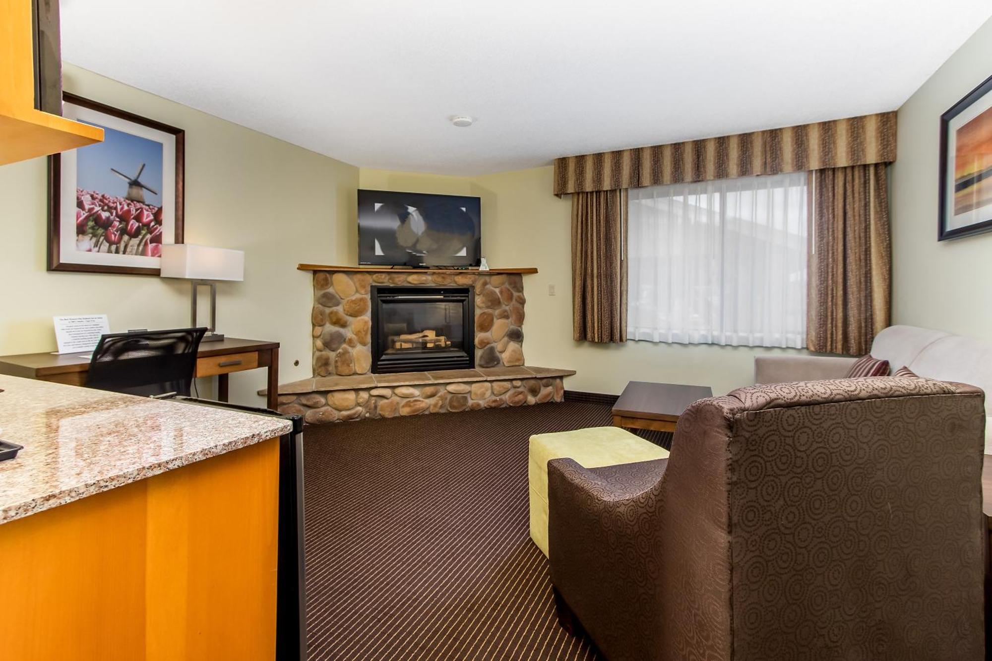 White Pine Inn & Suites Holland Zewnętrze zdjęcie