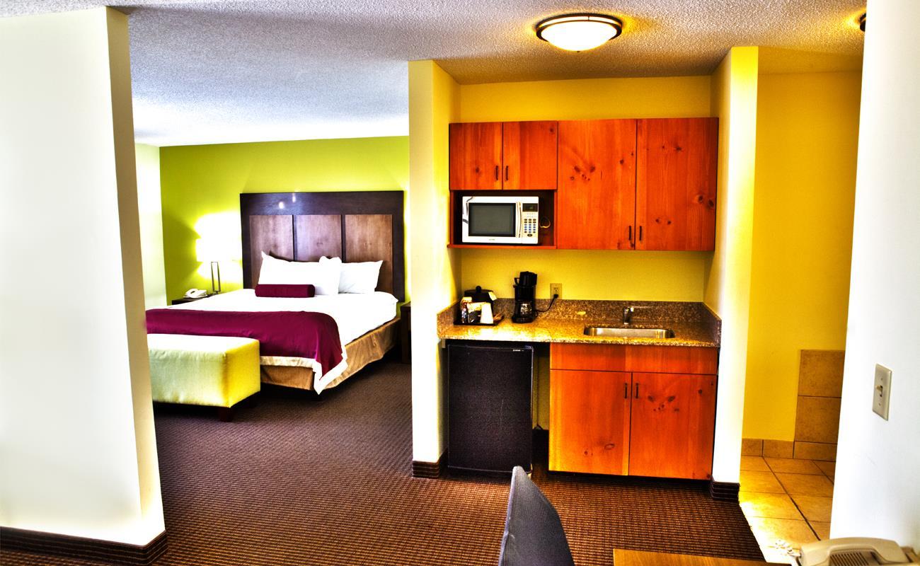 White Pine Inn & Suites Holland Zewnętrze zdjęcie