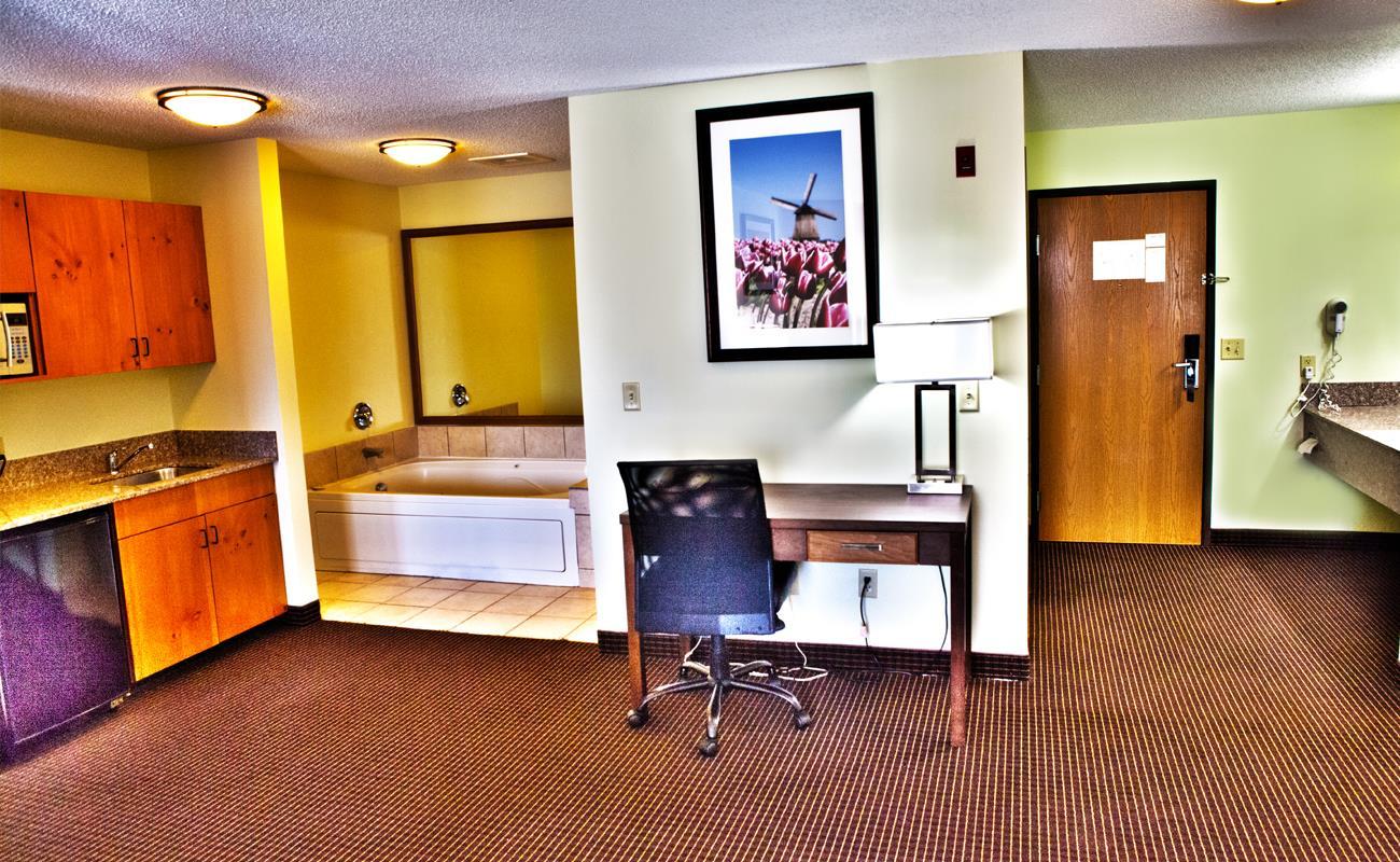 White Pine Inn & Suites Holland Zewnętrze zdjęcie