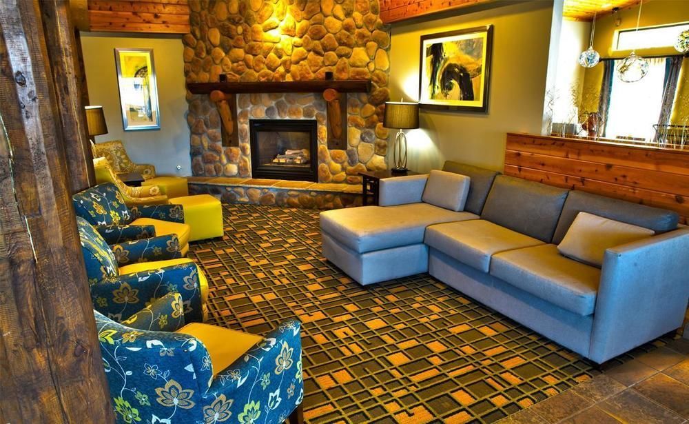White Pine Inn & Suites Holland Zewnętrze zdjęcie