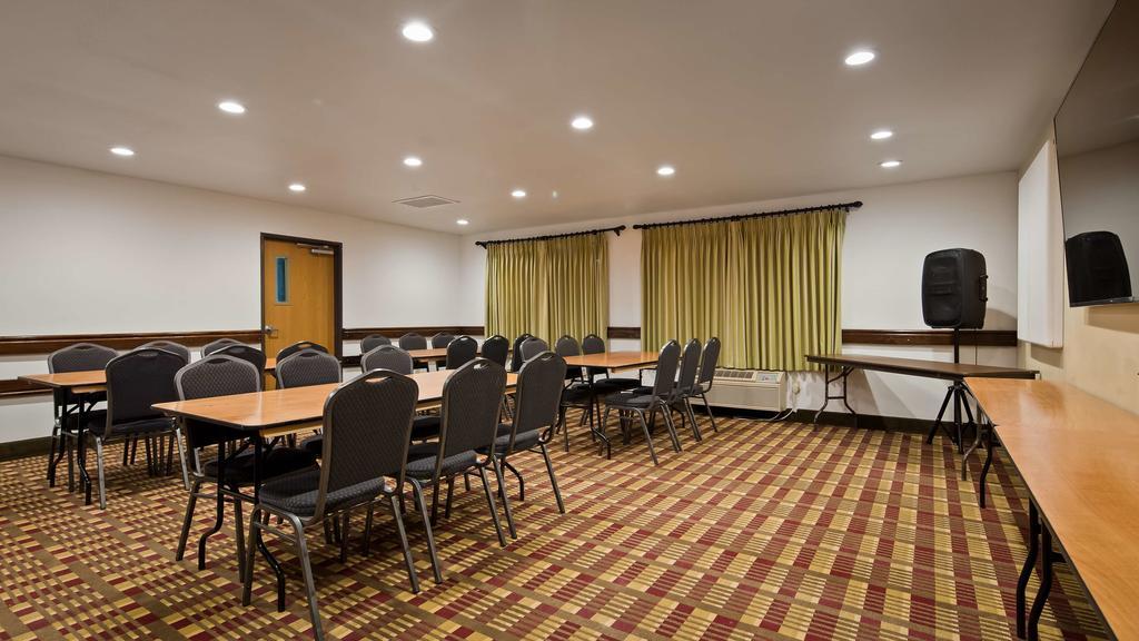 White Pine Inn & Suites Holland Zewnętrze zdjęcie