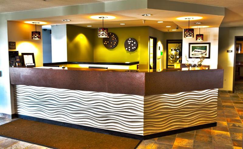 White Pine Inn & Suites Holland Zewnętrze zdjęcie