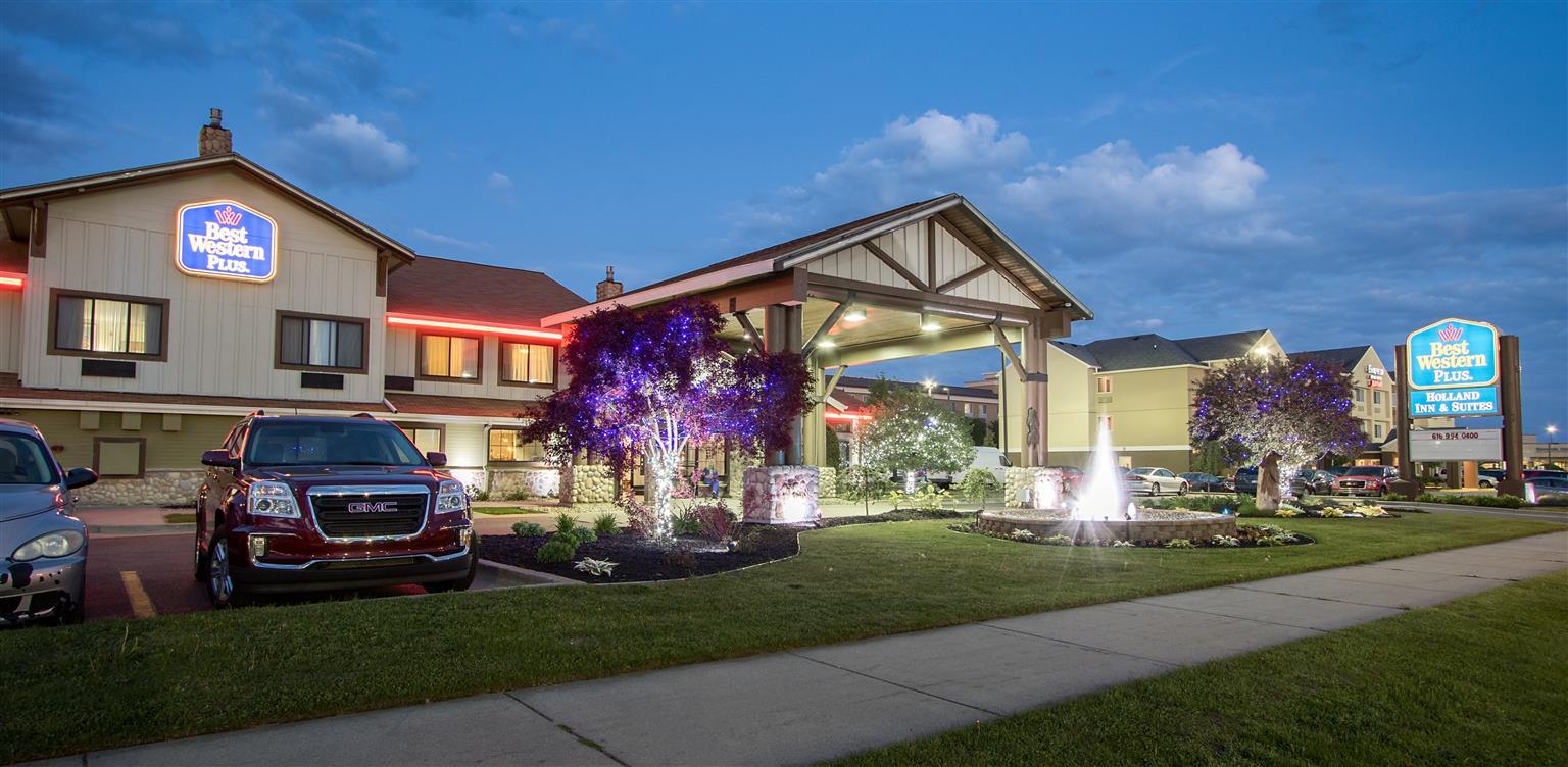 White Pine Inn & Suites Holland Zewnętrze zdjęcie