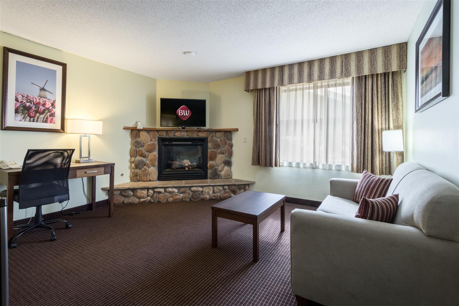 White Pine Inn & Suites Holland Zewnętrze zdjęcie
