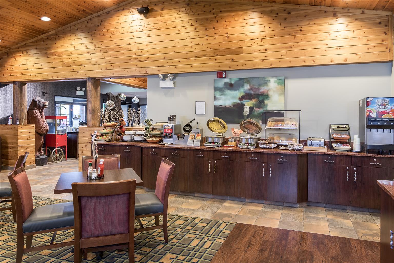 White Pine Inn & Suites Holland Zewnętrze zdjęcie